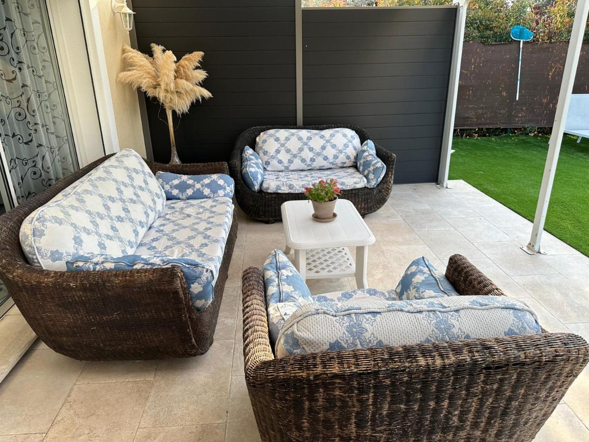 Petite Maisonette Adossee Mais Independante Avec Piscine Villa Peymeinade Kültér fotó